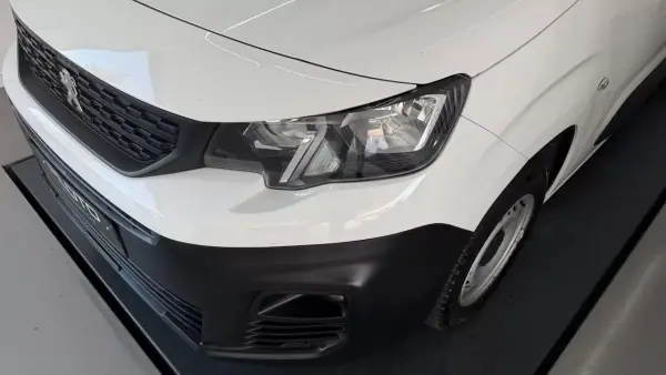 Peugeot PARTNER GIRAFON 2019 - 12990 EUR, 173169 km - AUTO.MOTO.pt - 173169km - foto 2 de 23
