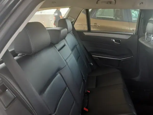 Mercedes-Benz E 200 2016 - 20900 EUR, 180000 km - AUTO.MOTO.pt - 180000km - foto 6 de 10