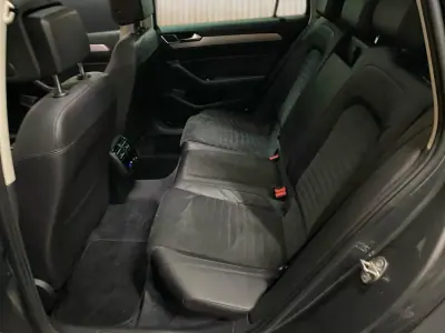 Volkswagen Passat Variant 2015 - 18950 EUR, 306000 km - AUTO.MOTO.pt - 306000km - foto 16 de 20