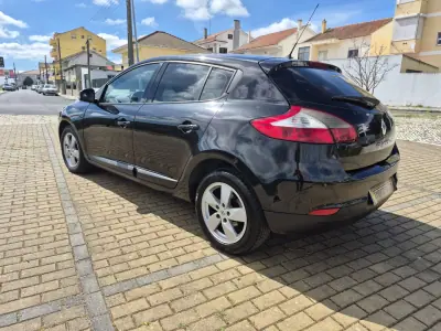Renault Mégane 2010 - 5250 EUR, 255154 km - AUTO.MOTO.pt - 255154km - foto 6 de 23