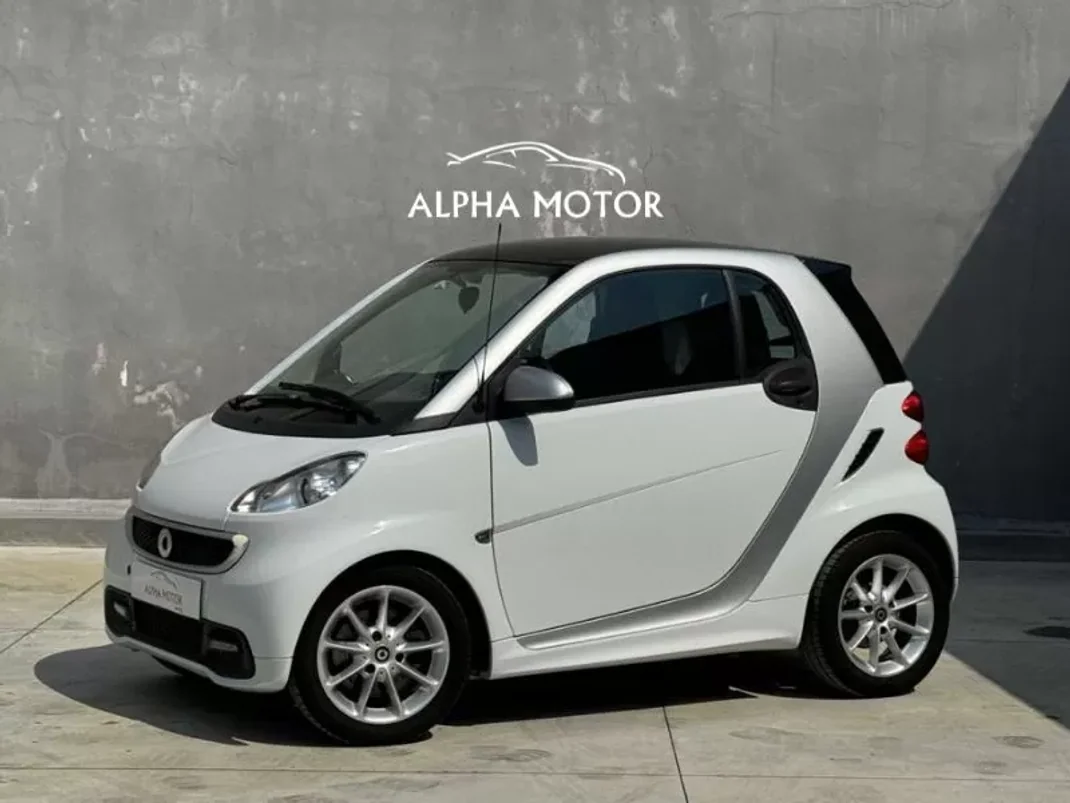 Smart Fortwo Cabrio 2013 - 8550 EUR, 173500 km - AUTO.MOTO.pt - 173500km - foto 1 de 27