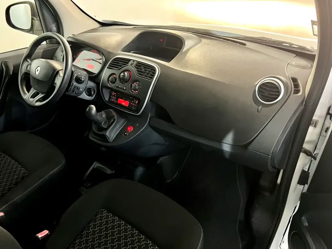 Renault KANGOO EXPRESS 1.5 DCI BUSINESS 3 L S/S 2015 - 7700 EUR, 226000 km - AUTO.MOTO.pt - 226000km - foto 14 de 23