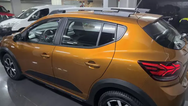 Dacia Sandero 2021 - 16990 EUR, 37000 km - AUTO.MOTO.pt - 37000km - foto 22 de 32