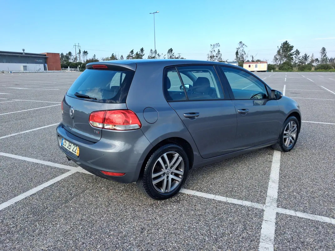 Volkswagen Golf 2010 - 6999 EUR, 195500 km - AUTO.MOTO.pt - 195500km - foto 6 de 20
