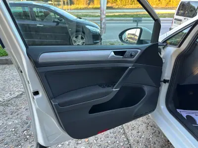 Volkswagen Golf Variant 2015 - 14000 EUR, 161500 km - AUTO.MOTO.pt - 161500km - foto 18 de 55