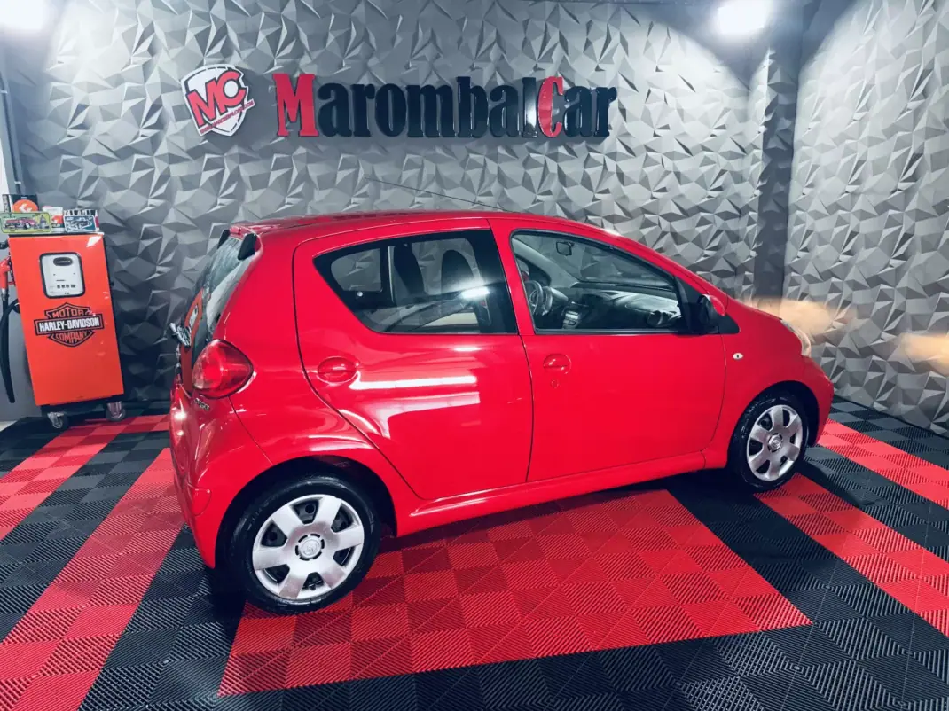 Toyota Aygo 2009 - 5250 EUR, 123137 km - AUTO.MOTO.pt - 123137km - foto 3 de 27