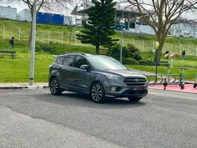 Ford Kuga 2017 - 15450 EUR, 78000 km - AUTO.MOTO.pt - 78000km - foto 26 de 60