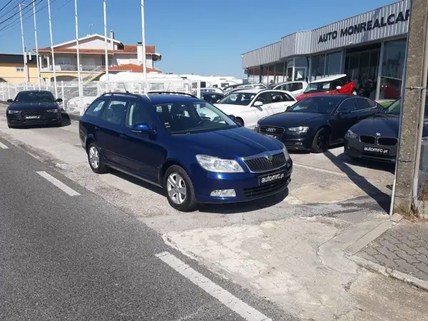 Skoda Octavia Break 2010 - 5900 EUR, 183792 km - AUTO.MOTO.pt - 183792km - foto 2 de 35