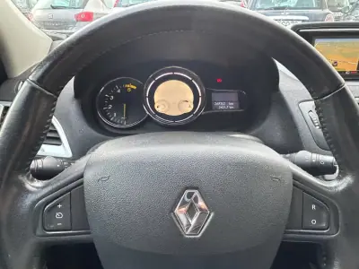 Renault Mégane Sport Tourer 2014 - 8900 EUR, 269392 km - AUTO.MOTO.pt - 269392km - foto 9 de 20