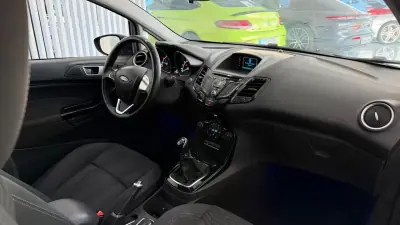 Ford Fiesta 2015 - 8990 EUR, 144693 km - AUTO.MOTO.pt - 144693km - foto 23 de 26