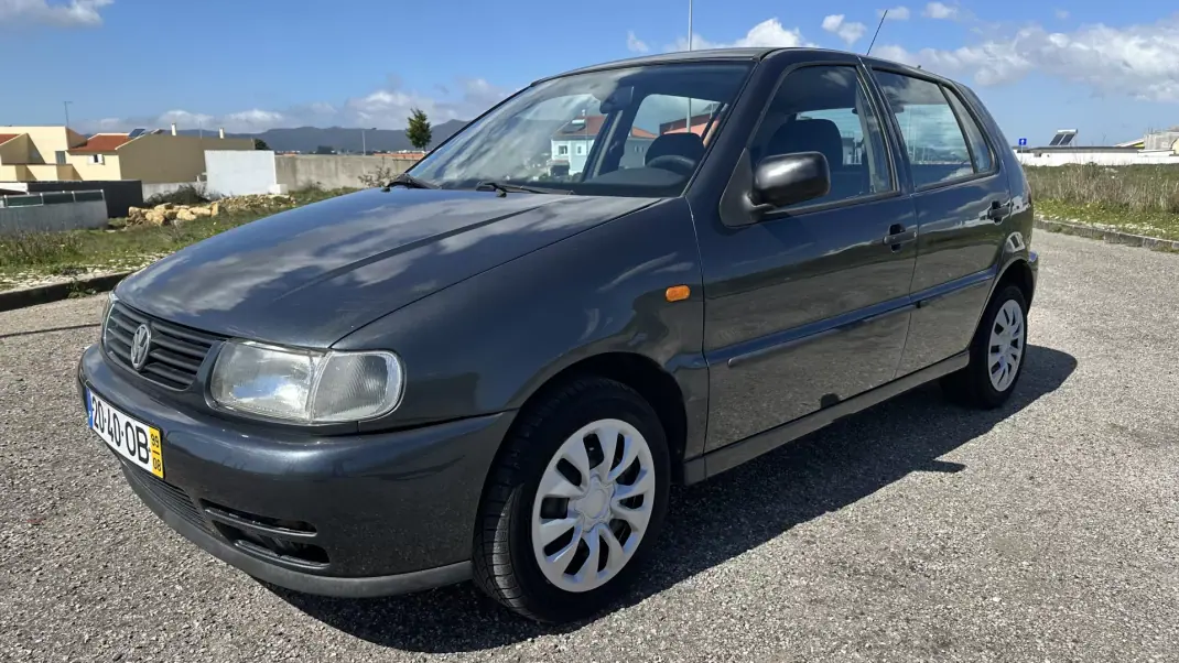 Volkswagen Polo 1999 - 1450 EUR, 208000 km - AUTO.MOTO.pt - 208000km - foto 2 de 12