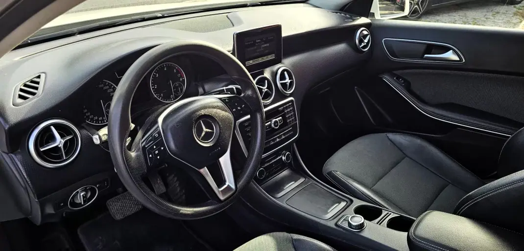 Mercedes-Benz A 160 2015 - 16500 EUR, 137000 km - AUTO.MOTO.pt - 137000km - foto 6 de 24