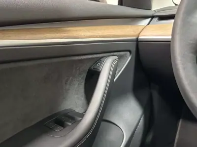 Tesla Model 3 2022 - 27950 EUR, 58153 km - AUTO.MOTO.pt - 58153km - foto 44 de 50