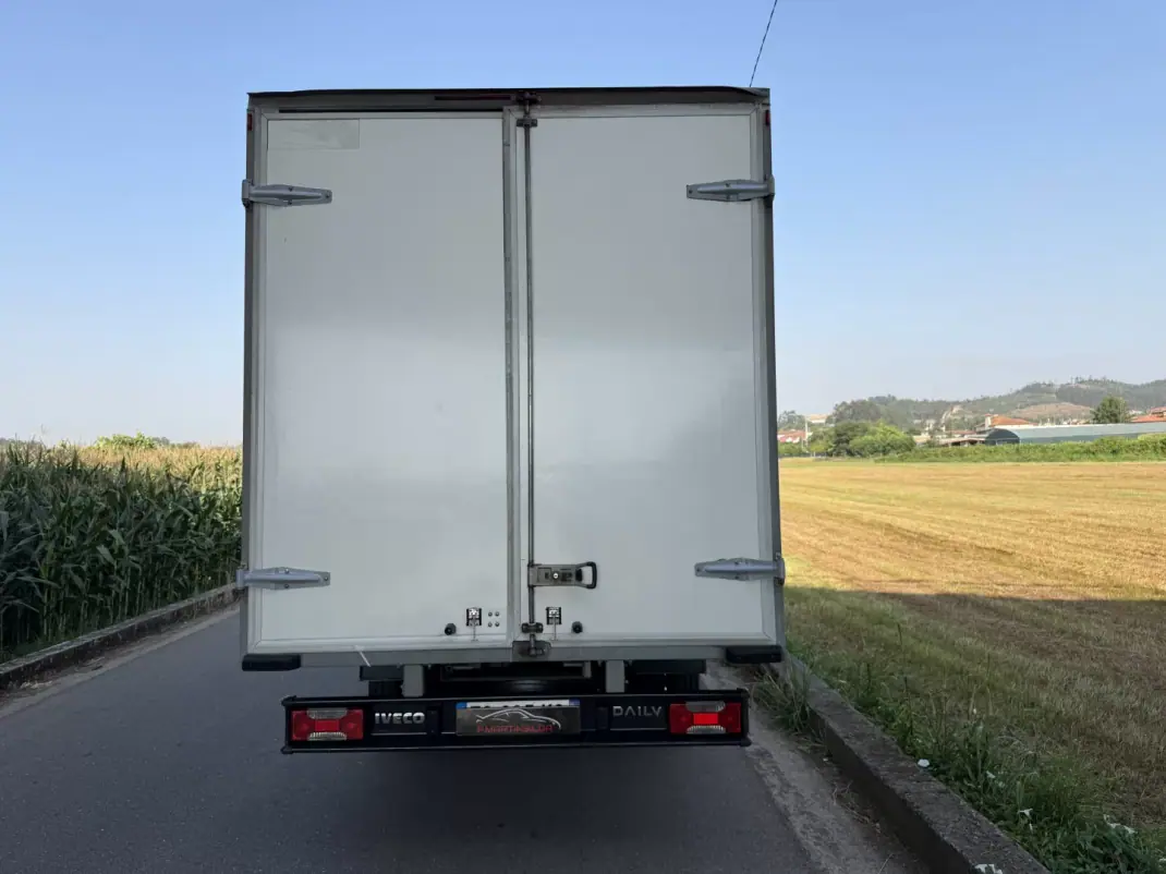 Iveco Daily 2019 - 28990 EUR, 175000 km - 175000km - foto 8 de 27