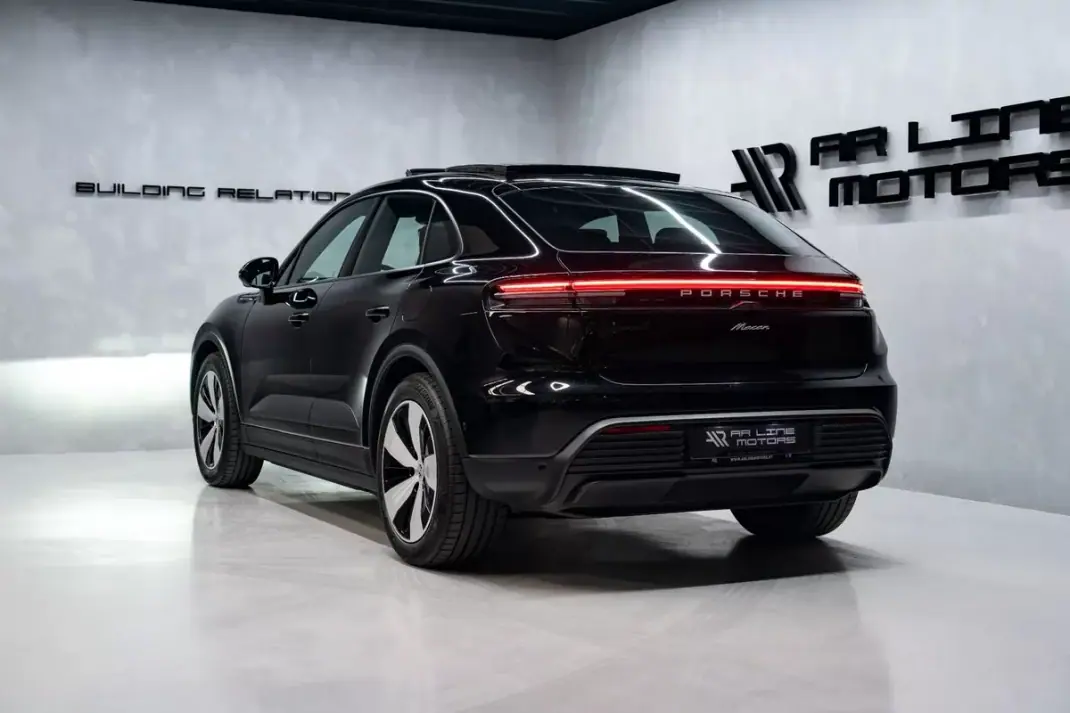 Porsche Macan 2025 - 74950 EUR, 22000 km - 22000km - foto 10 de 55