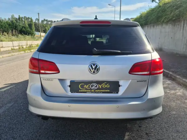 Volkswagen Passat Variant 2014 - 10750 EUR, 222000 km - AUTO.MOTO.pt - 222000km - foto 25 de 26