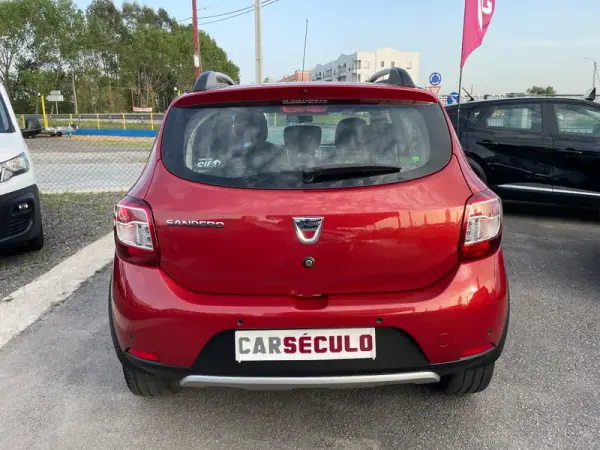 Dacia Sandero 2014 - 10950 EUR, 94953 km - AUTO.MOTO.pt - 94953km - foto 5 de 23