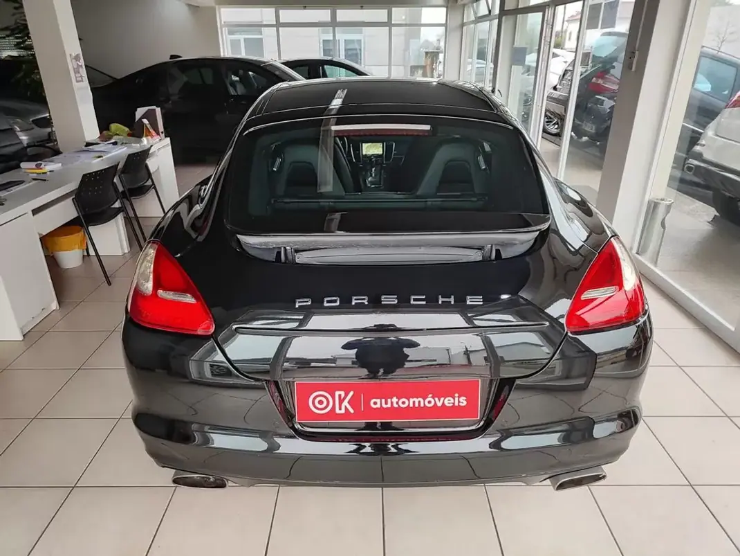 Porsche Panamera 2011 - 37500 EUR, 129500 km - AUTO.MOTO.pt - 129500km - foto 10 de 38