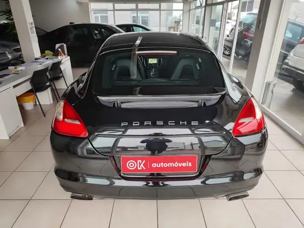 Porsche Panamera 2011 - 37500 EUR, 129500 km - AUTO.MOTO.pt - 129500km - foto 10 de 38