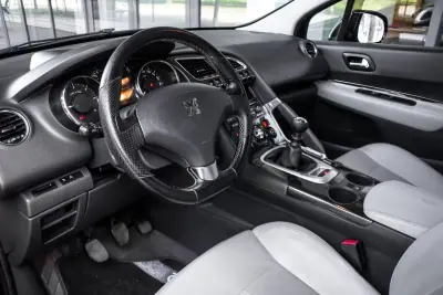 Peugeot 3008 2012 - 6900 EUR, 286405 km - AUTO.MOTO.pt - 286405km - foto 22 de 35