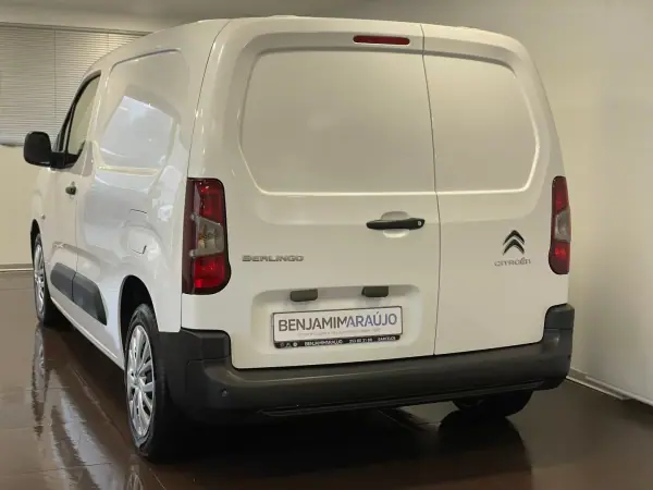 Citroën Berlingo 2022 - 17750 EUR, 90000 km - AUTO.MOTO.pt - 90000km - foto 4 de 13