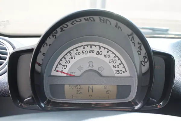 Smart Fortwo Cabrio 2014 - 8450 EUR, 58490 km - AUTO.MOTO.pt - 58490km - foto 16 de 18