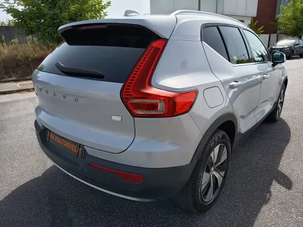 Volvo XC 40 2020 - 23990 EUR, 116700 km - AUTO.MOTO.pt - 116700km - foto 7 de 26