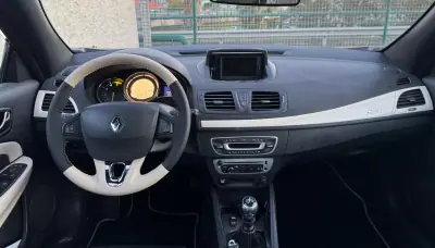 Renault Mégane CC 2013 — foto 5 de 16