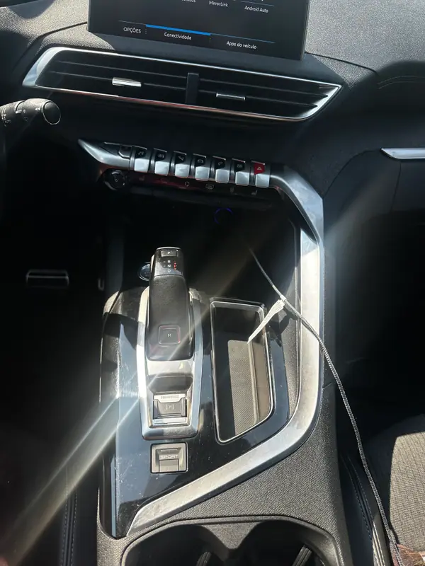 Peugeot 5008 2019 - 21000 EUR, 114000 km - AUTO.MOTO.pt - 114000km - foto 11 de 13