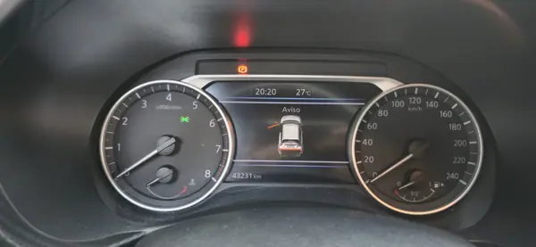 Nissan Juke 2021 - 16549 EUR, 43400 km - AUTO.MOTO.pt - 43400km - foto 9 de 14
