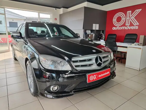 Mercedes-Benz C 220 CDi Avantgarde 2007 Diesel — 300 000 km Mercedes-Benz C 220 CDi Avantgarde 2007 Diesel