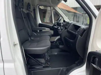 Peugeot Boxer 2.0BlueHDi L2H2 Premium 2019 - 18990 EUR, 232250 km - AUTO.MOTO.pt - 232250km - foto 12 de 17