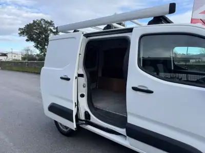Peugeot PARTNER GIRAFON 2019 - 13990 EUR, 150000 km - AUTO.MOTO.pt - 150000km - foto 9 de 39