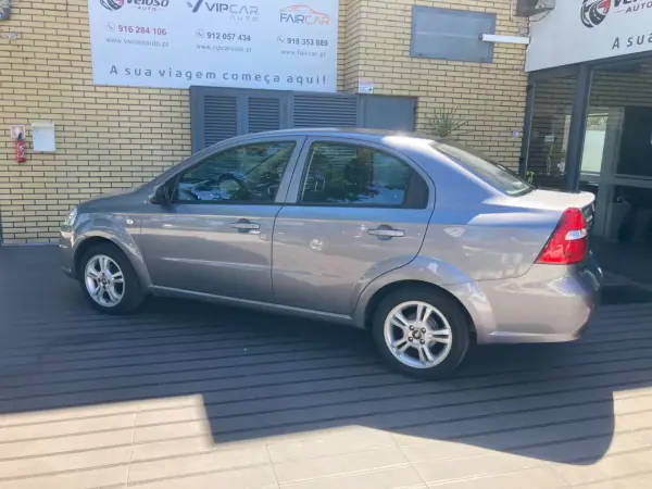 Chevrolet Aveo 2010 - 6250 EUR, 130160 km - AUTO.MOTO.pt - 130160km - foto 4 de 22