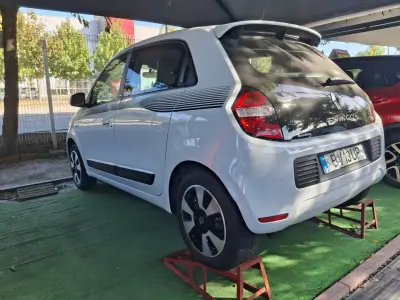 Renault Twingo 2018 - 10950 EUR, 60000 km - AUTO.MOTO.pt - 60000km - foto 3 de 12