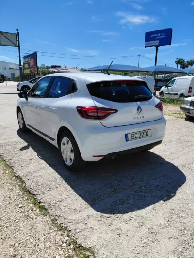 Renault Clio 2023 - 15900 EUR, 46000 km - AUTO.MOTO.pt - 46000km - foto 10 de 11