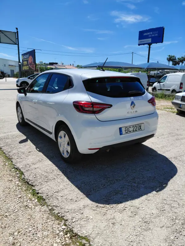 Renault Clio 2023 - 15900 EUR, 46000 km - AUTO.MOTO.pt - 46000km - foto 10 de 11