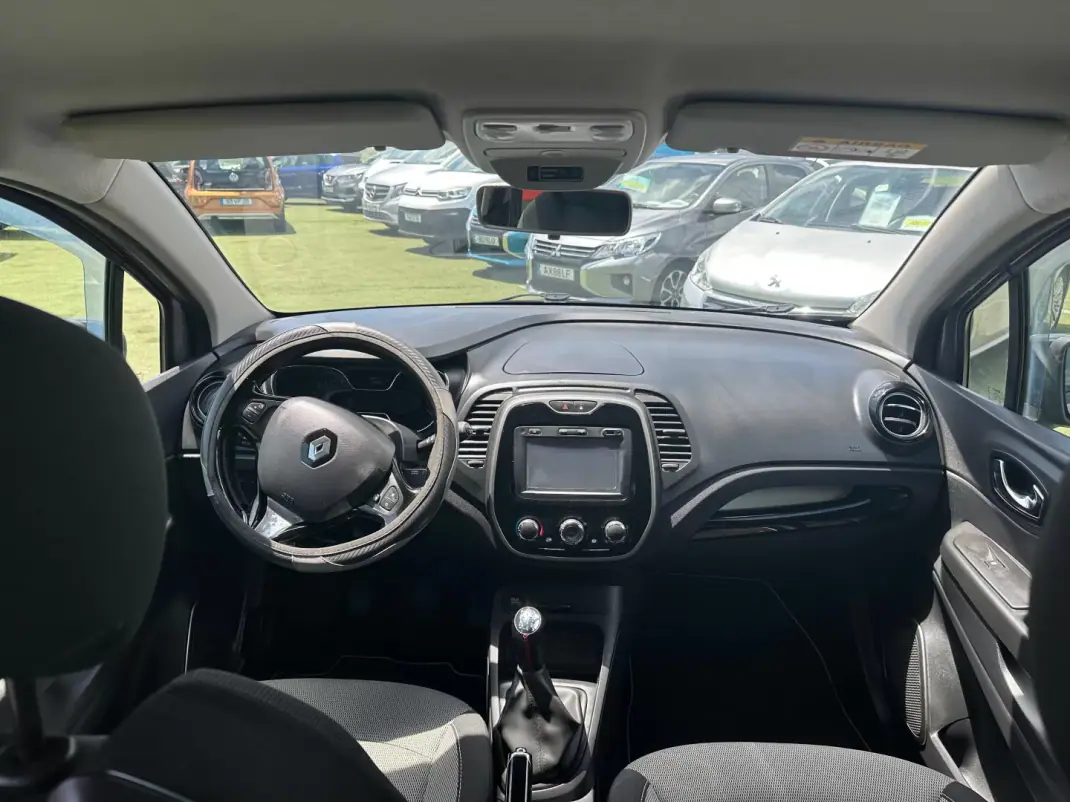 Renault Captur 2015 - 13990 EUR, 56433 km - AUTO.MOTO.pt - 56433km - foto 17 de 17