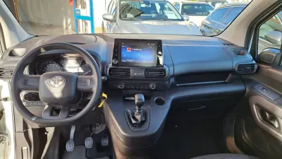 Toyota Proace City Verso 1.5D L1 Confort 2022 - 22900 EUR, 171567 km - AUTO.MOTO.pt - 171567km - foto 17 de 35