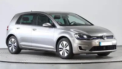 Volkswagen e-Golf 2016 - 9990 EUR, 130000 km - AUTO.MOTO.pt - 130000km - foto 2 de 10