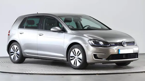 Volkswagen e-Golf 2016 - 9990 EUR, 130000 km - AUTO.MOTO.pt - 130000km - foto 2 de 10