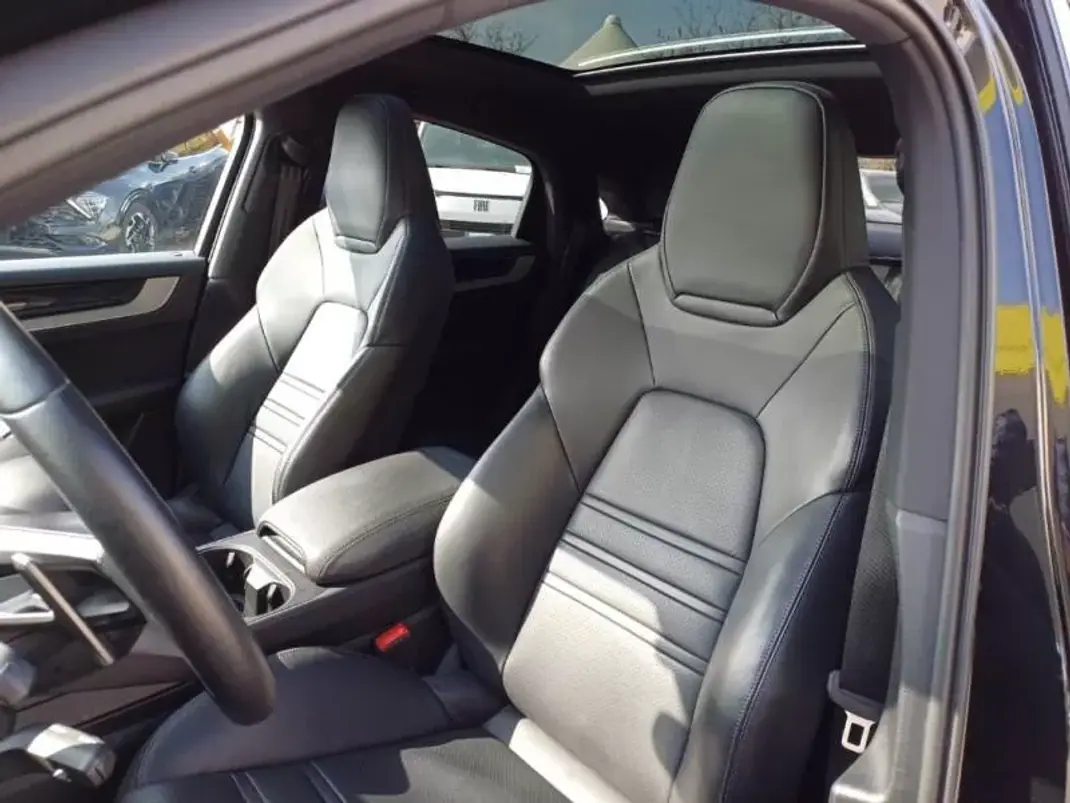 Porsche Cayenne Coupé 2024 - 94990 EUR, 98750 km - 98750km - foto 4 de 9
