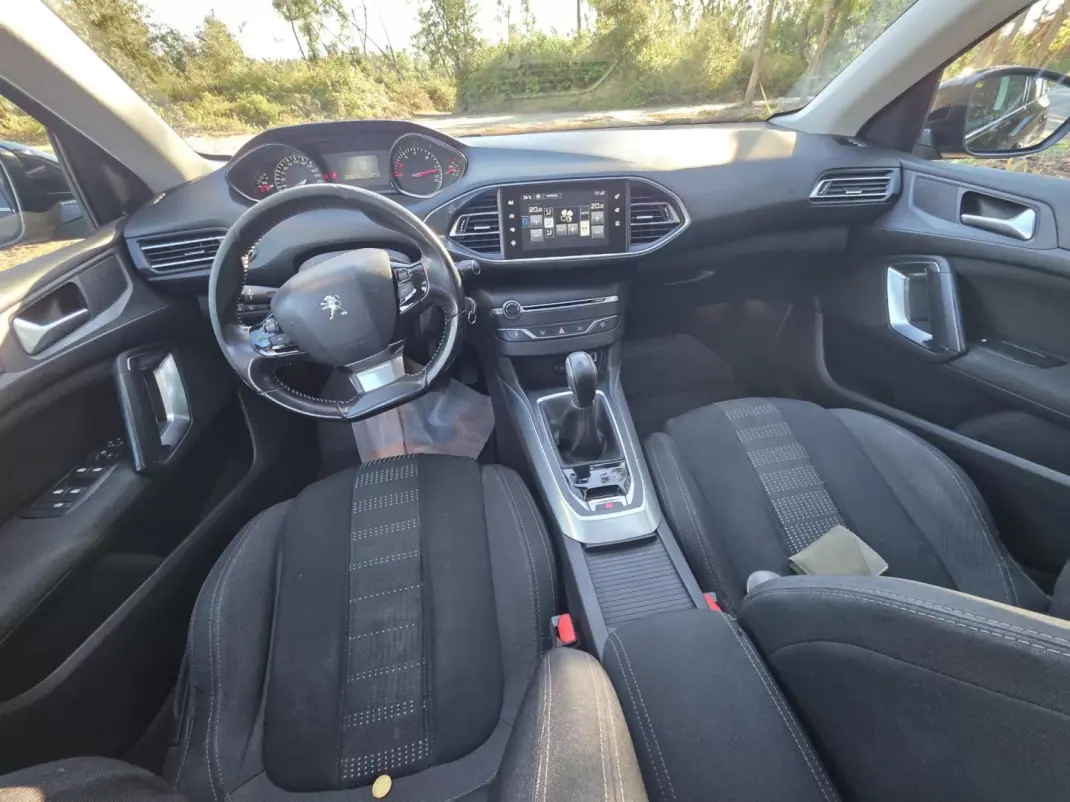 Peugeot 308 SW 2015 - 7500 EUR, 280000 km - 280000km - foto 43 de 56
