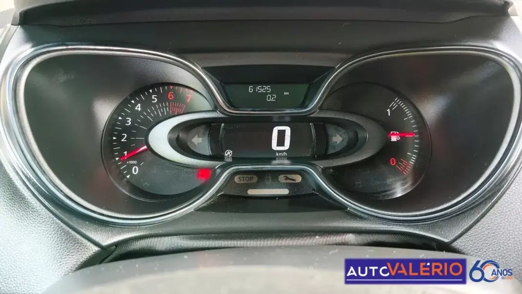 Renault Captur 2019 - 13950 EUR, 61525 km - AUTO.MOTO.pt - 61525km - foto 15 de 30