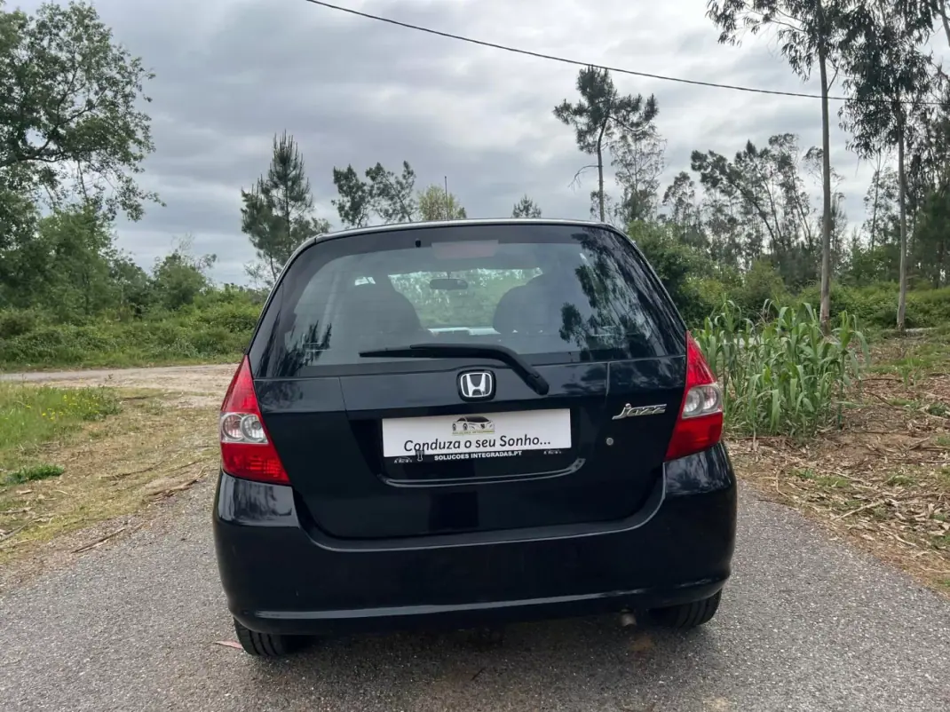 Honda Jazz 2003 - 4750 EUR, 263508 km - AUTO.MOTO.pt - 263508km - foto 27 de 29