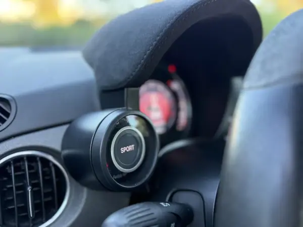 Abarth 695 2020 - 25699 EUR, 17000 km - AUTO.MOTO.pt - 17000km - foto 13 de 14