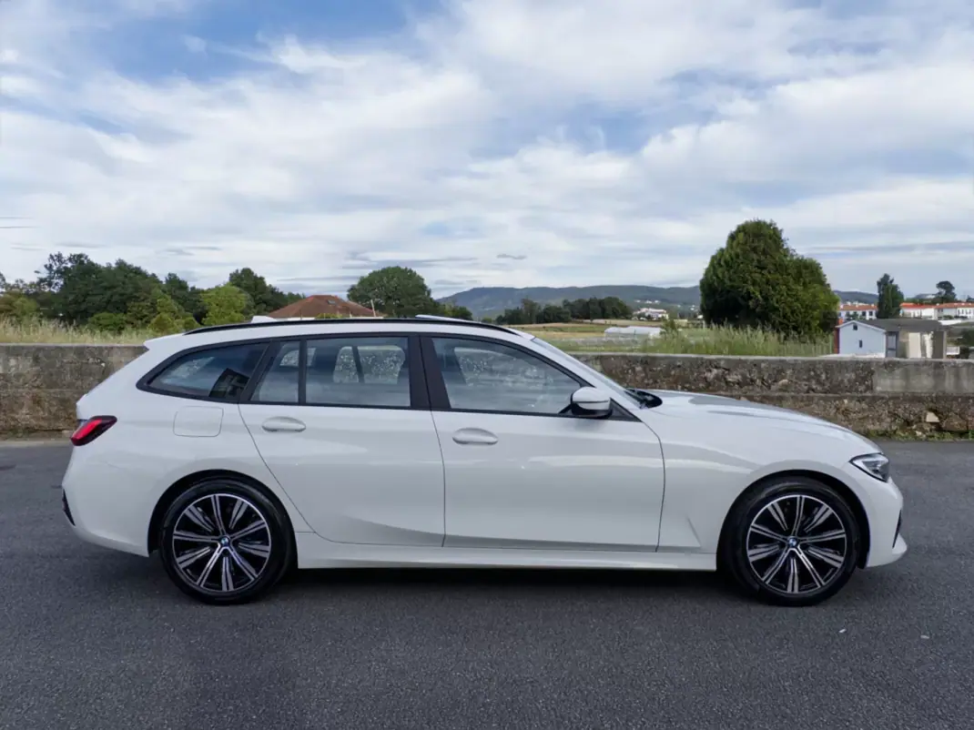 BMW 320 2022 - 29990 EUR, 150000 km - AUTO.MOTO.pt - 150000km - foto 7 de 49
