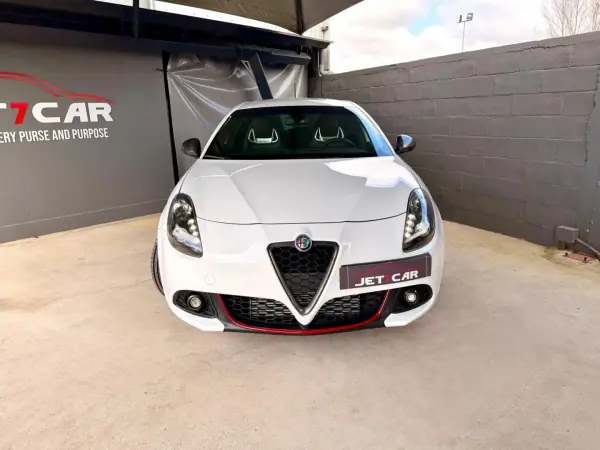 Alfa Romeo Giulietta 2017 - 18490 EUR, 122207 km - AUTO.MOTO.pt - 122207km - foto 4 de 21