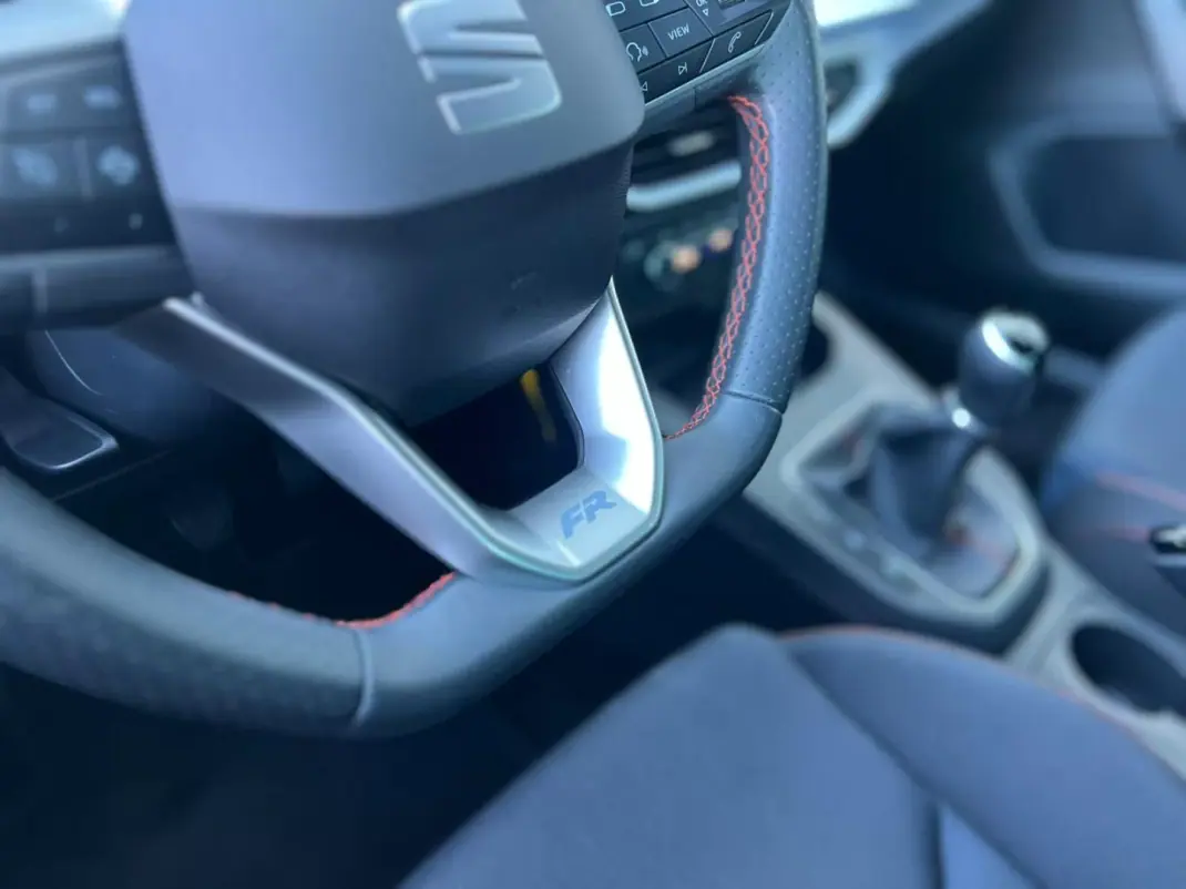 SEAT Ibiza 2025 - 19750 EUR, 19500 km - AUTO.MOTO.pt - 19500km - foto 11 de 22