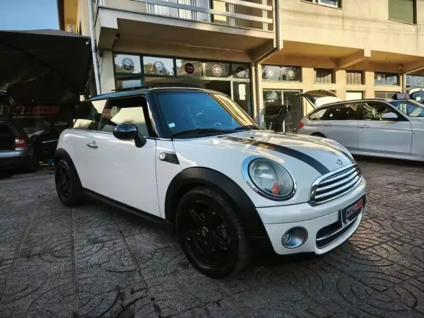 MINI Cooper 2008 - 8500 EUR, 180878 km - AUTO.MOTO.pt - 180878km - foto 4 de 27